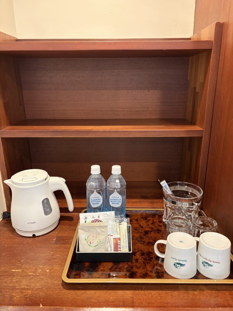 アゼリア棟の電気ケトルや飲み物