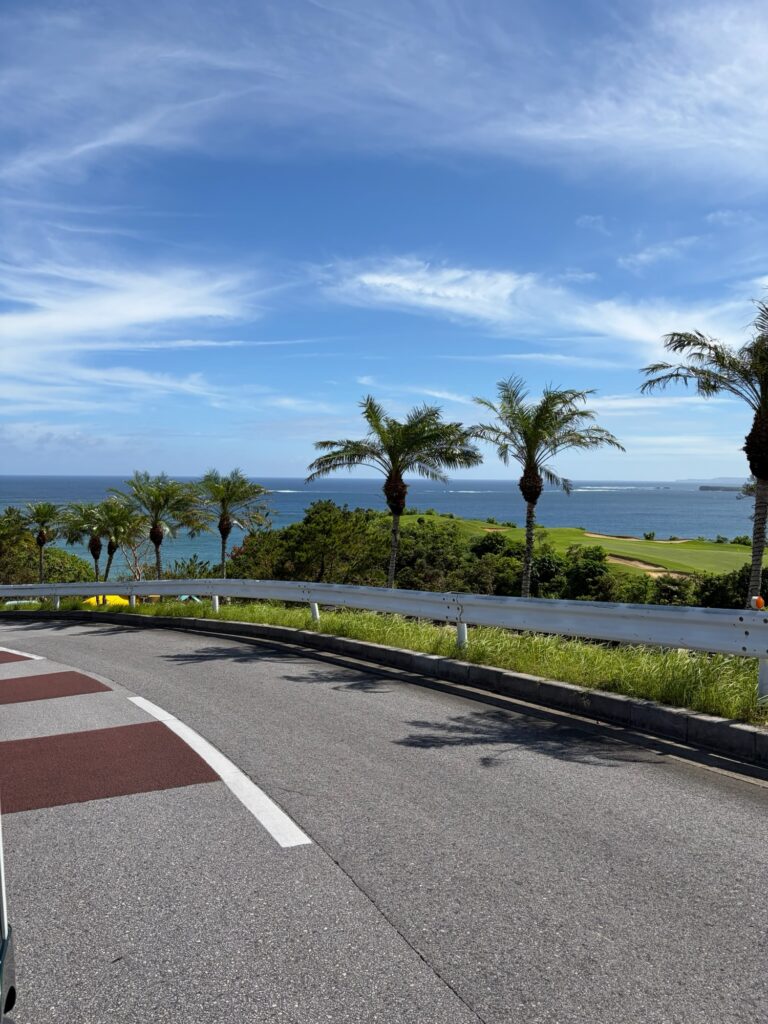 カヌチャベイホテル＆ヴィラズから見える海の景色